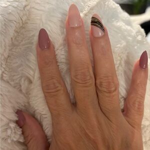 Curvlife Gel Press On Nails - Pink